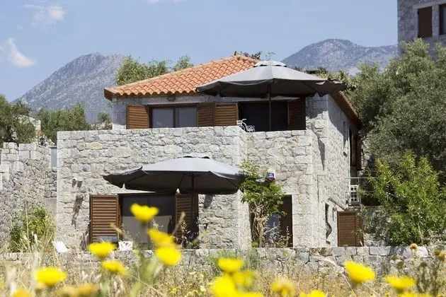 Mani-leonidashouses