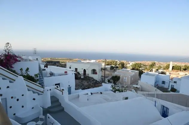 Manias Fira Residences - Yerinde Yemek