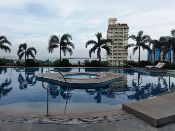 Manila Lee - Malate Bayview Mansion - Havuz