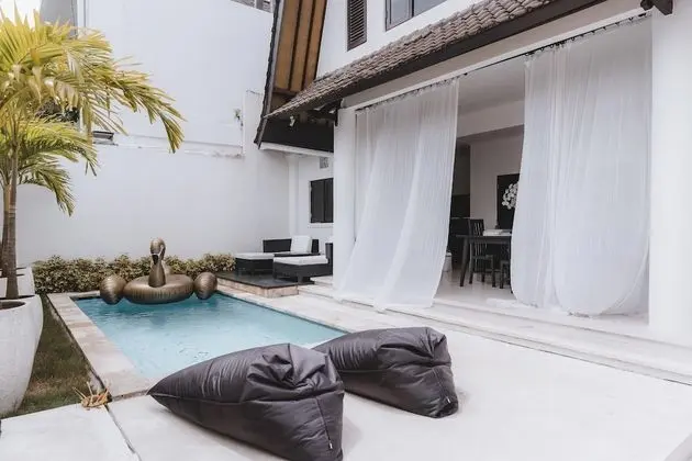 Villa Manis Kecil