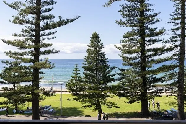 Manly Beachfront Apartment