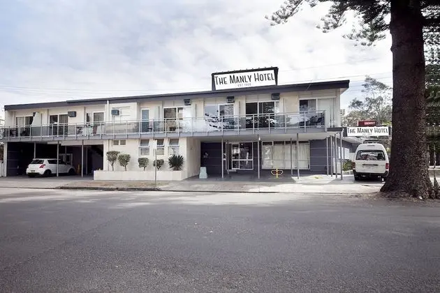 Manly Waves Hotel - 1