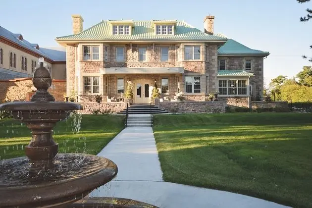 Manoir Chamberland (Adults Only, No Pets)