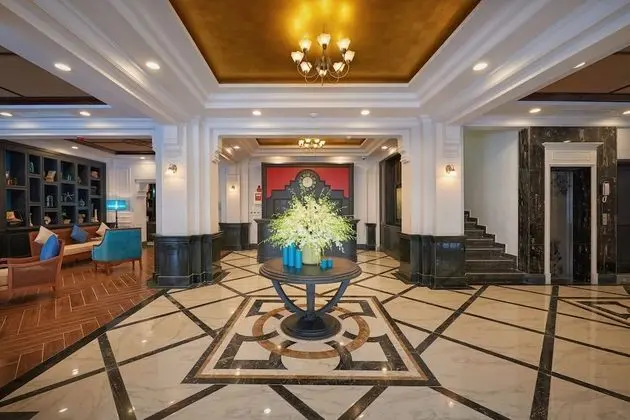 Manoir Des Arts Hotel - Lobi