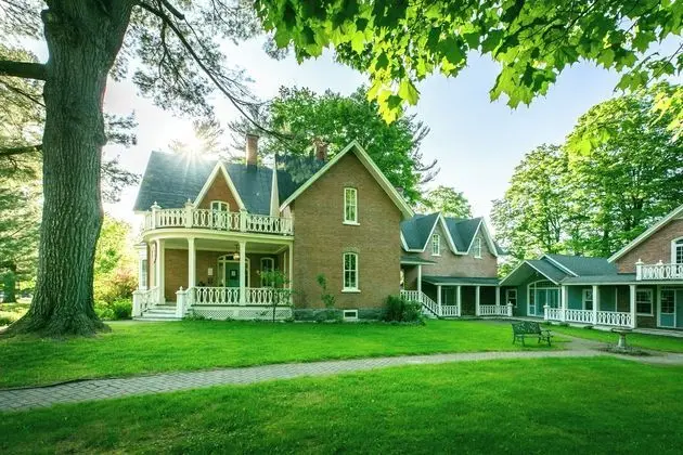Manoir Sweetsburg - Dış Mekan