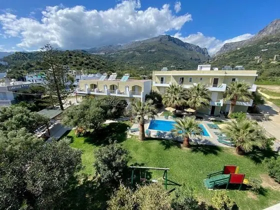 Manolis Apartments
