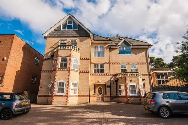 Manor Apartments