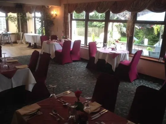 The Manor Country House Hotel - Yerinde Yemek