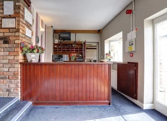Manor Court Hotel - Lobi