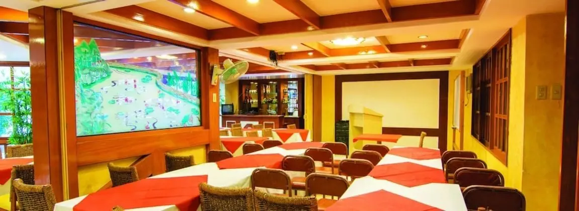 The Manor Hotel - Yerinde Yemek