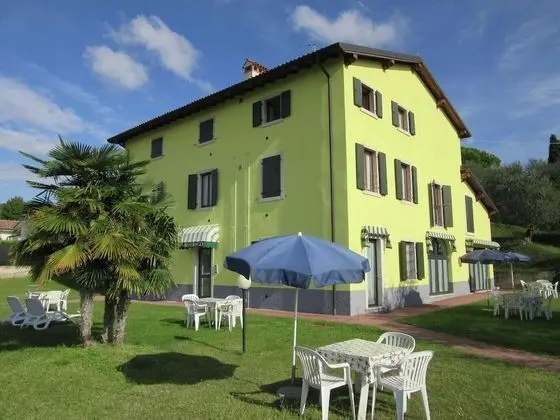 Manor House in Bardolino, Lake Garda. Swimming Pool, Large Garden and Wi-fi - Dış Mekan