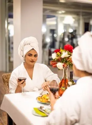 The Manor Luxury Service Apartments - Spa