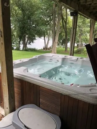 Manor on the River - Whole House - Spa