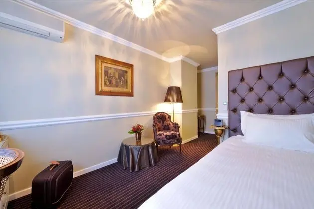 Manos Premier Hotel