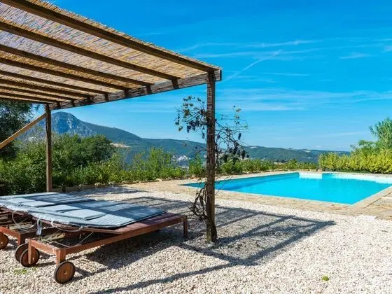 Mansion in a Farmhouse With a Fenced Private Pool - Havuz