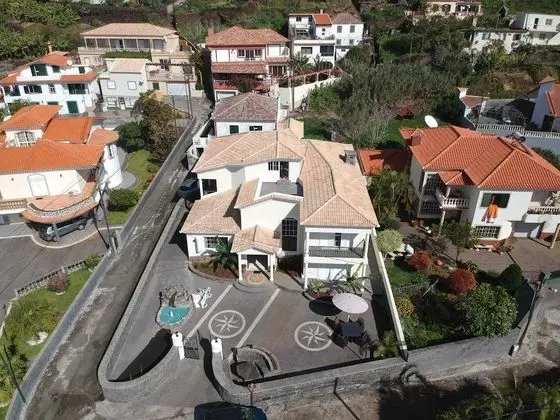 Mansion Almond