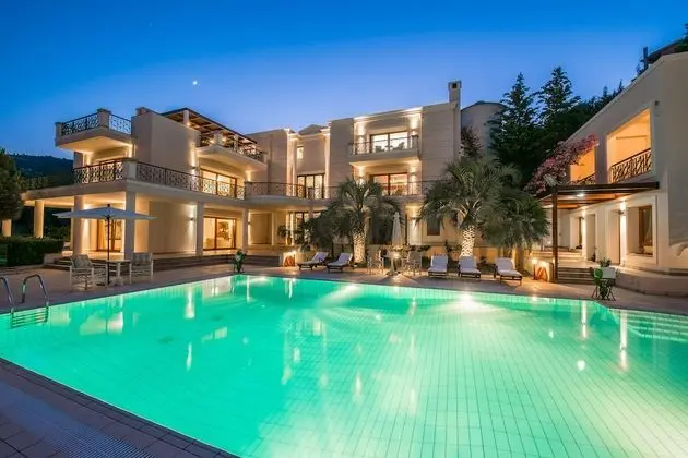 Mansion by Estia
