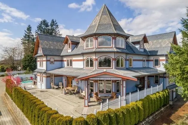 The Mansion Inn