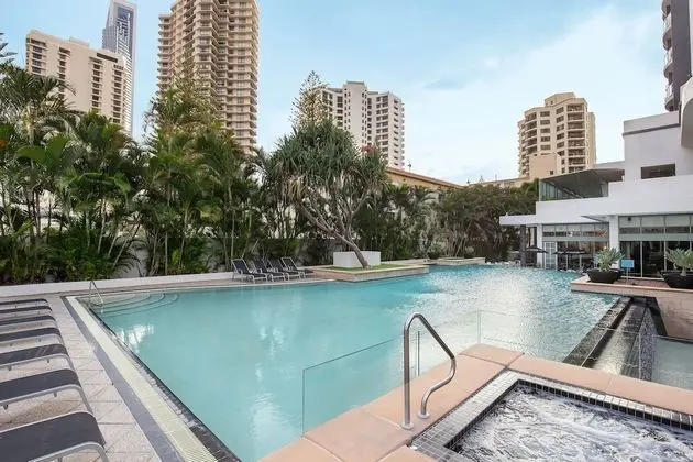 Mantra Legends Hotel - Havuz
