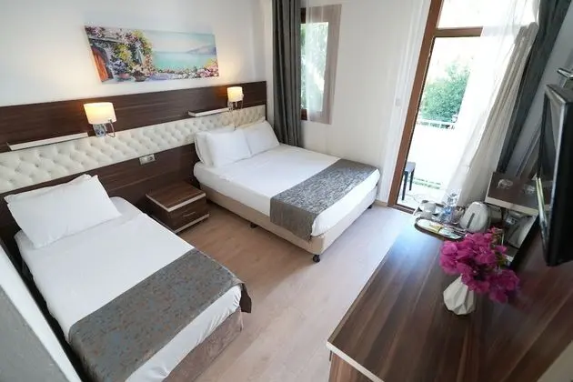 Manuela Hotel