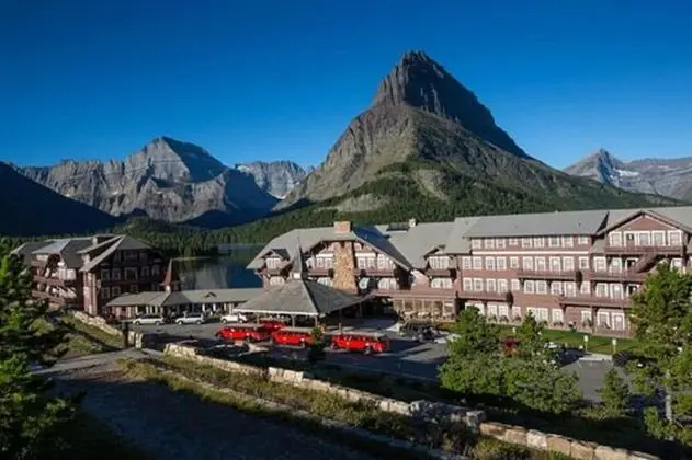 Many Glacier Hotel - Inside the Park - Dış Mekan