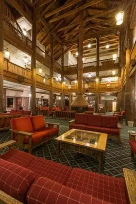Many Glacier Hotel - Inside the Park - Lobi