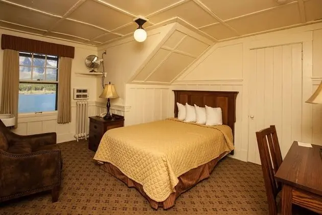 Many Glacier Hotel - Inside the Park - Oda