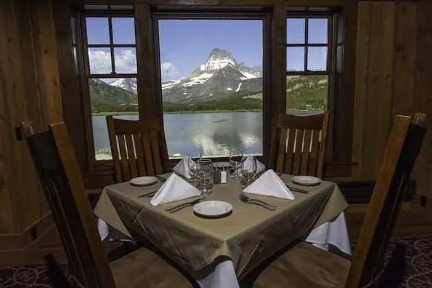 Many Glacier Hotel - Inside the Park - Yerinde Yemek