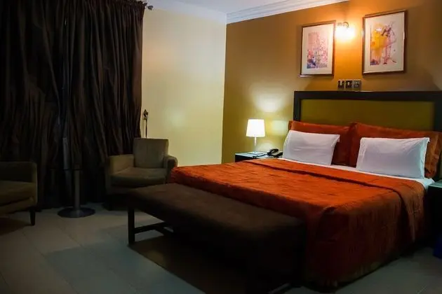 Manyxville Hotel & Suites