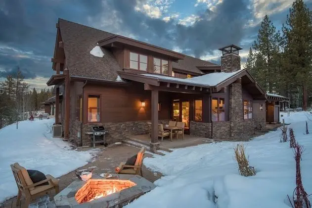Maple by Avantstay Modern Mountain Home w/ Cozy Fire Pit 15 Mins frm Northstar