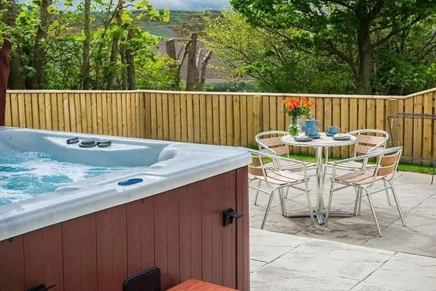 Maple Cottage With Hot Tub Near Cupar, Fife - Havuz