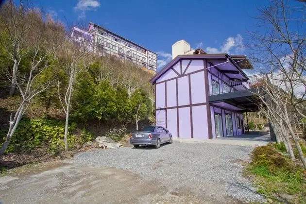 Maple Leaf Holiday Villa
