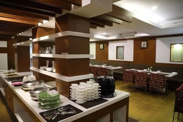 Maple Tree Hotels - Yerinde Yemek