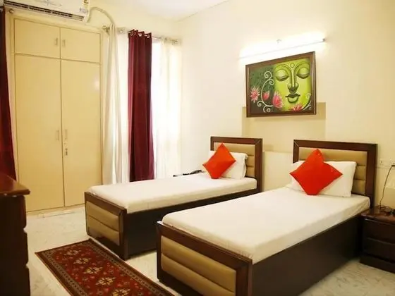 Maplewood Guest House, Neeti Bagh, New Delhiit is a Boutiqu Guest House - Room 2 - Oda
