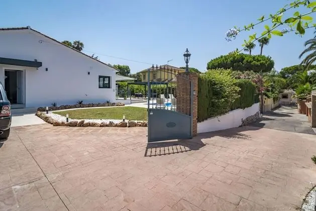 MAR - Luxury Villa Marbesa 400 meters to beach - Dış Mekan