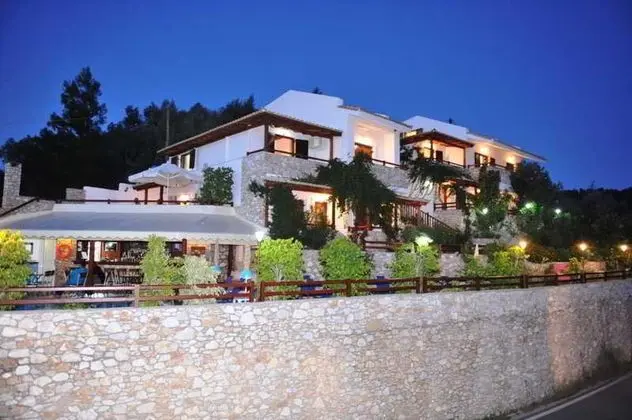 Villa Maraki