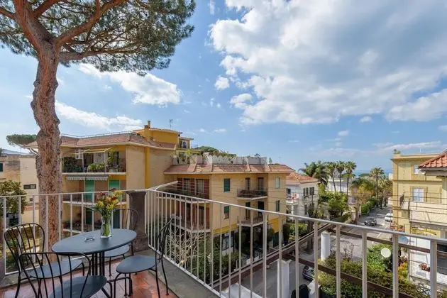 Maramia Apartment A Short Stroll From Beach City Centre and Train Station