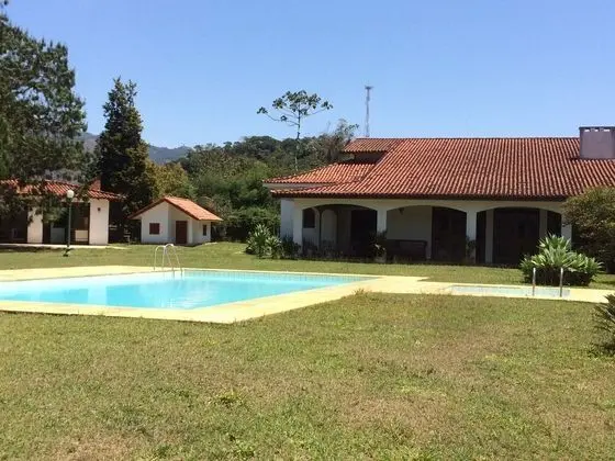 Maravilhoso sítio com vista pra montanha