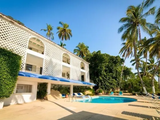Maravillosa casa con 7 recamaras, acceso directo a Playa Pichilingue, bahía de Puerto Marqués, Zona Diamante Acapulco