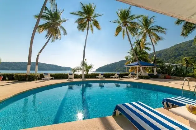Maravillosa casa con 7 recamaras, acceso directo a Playa Pichilingue, bahía de Puerto Marqués, Zona Diamante Acapulco - Havuz