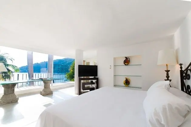 Maravillosa casa con 7 recamaras, acceso directo a Playa Pichilingue, bahía de Puerto Marqués, Zona Diamante Acapulco - Oda