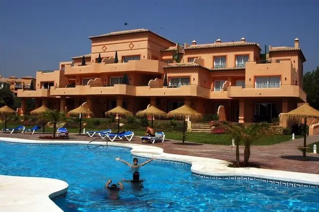 Marbella Beach Resort at Club Playa Real - Dış Mekan