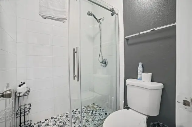 Marbella Lane 6-plex Rowland Heights - Banyo Tipleri