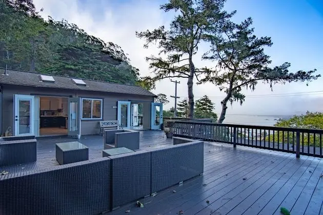 Marbella Lane Pedro Point Beach House with Hot Tub - Lobi
