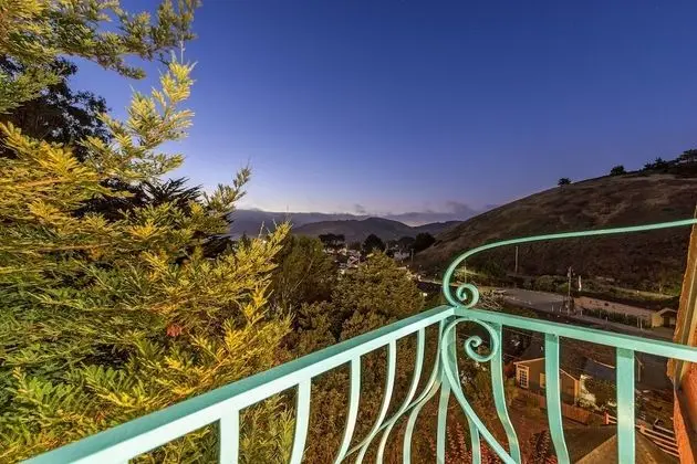 Marbella Lane Tuscan Villa with Hot Tub - Dış Mekan