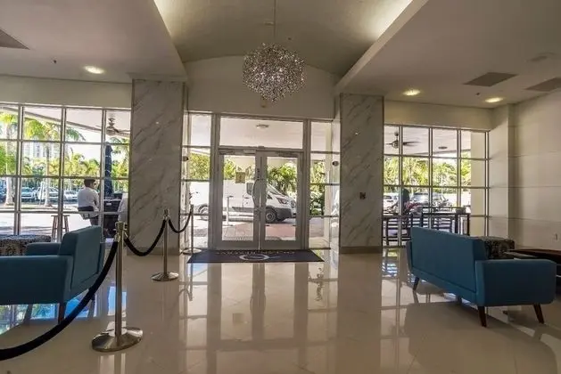 Marbella Towers High floor Miami Condos - Lobi