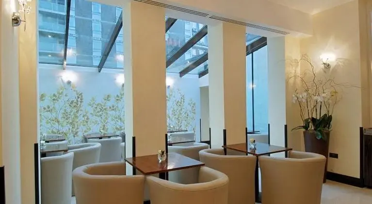 The Marble Arch By Montcalm