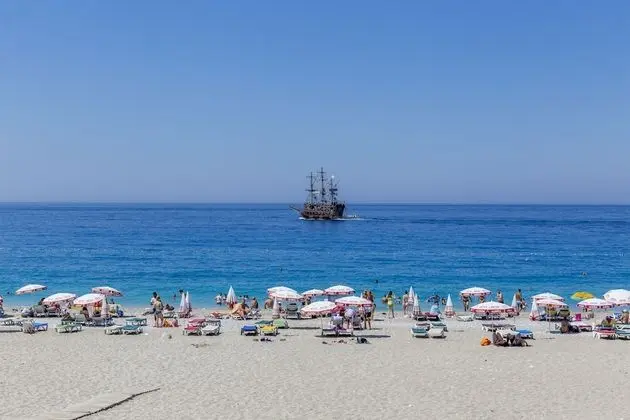 Marcan Beach Hotel - Bed And Breakfast - Plaj