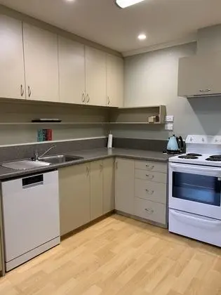 March Apartments - Mutfak