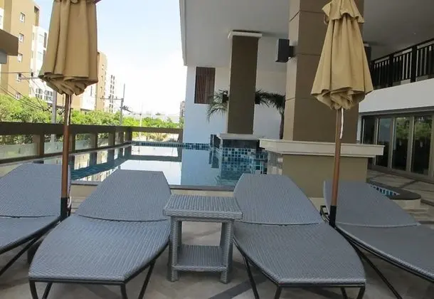 March Hotel Pattaya - Havuz
